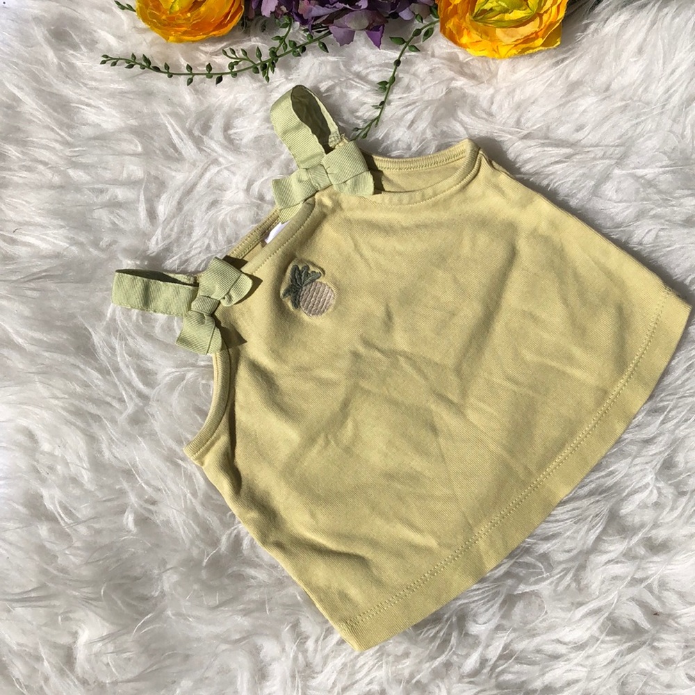 Baby Girl's Outfit 🌼 - Picture 2 of 8